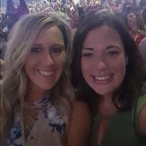 Meet your Posher, Holly